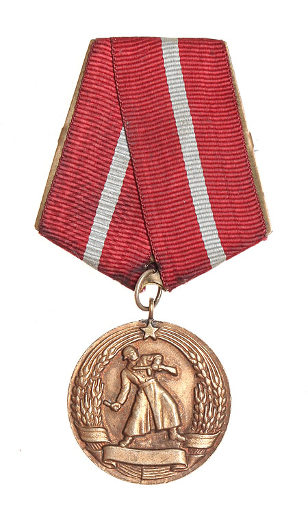 Медаль «За боевые заслуги» (металл), Народная Республика Болгария, 1950-е гг 1955 г инфо 9763k.