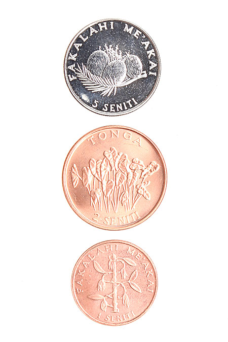 Комплект из 3 монет Металл Тонго, 2002 - 2005 гг 2002 г инфо 10477g.